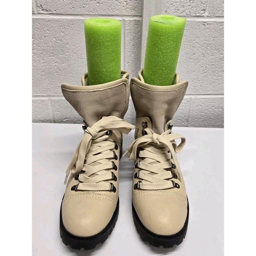 Frye & Co. Cream Faux Shealing Lined Lace up Boots Gorgeous